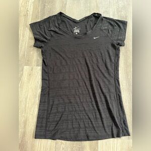 Nike dry fit small black t
